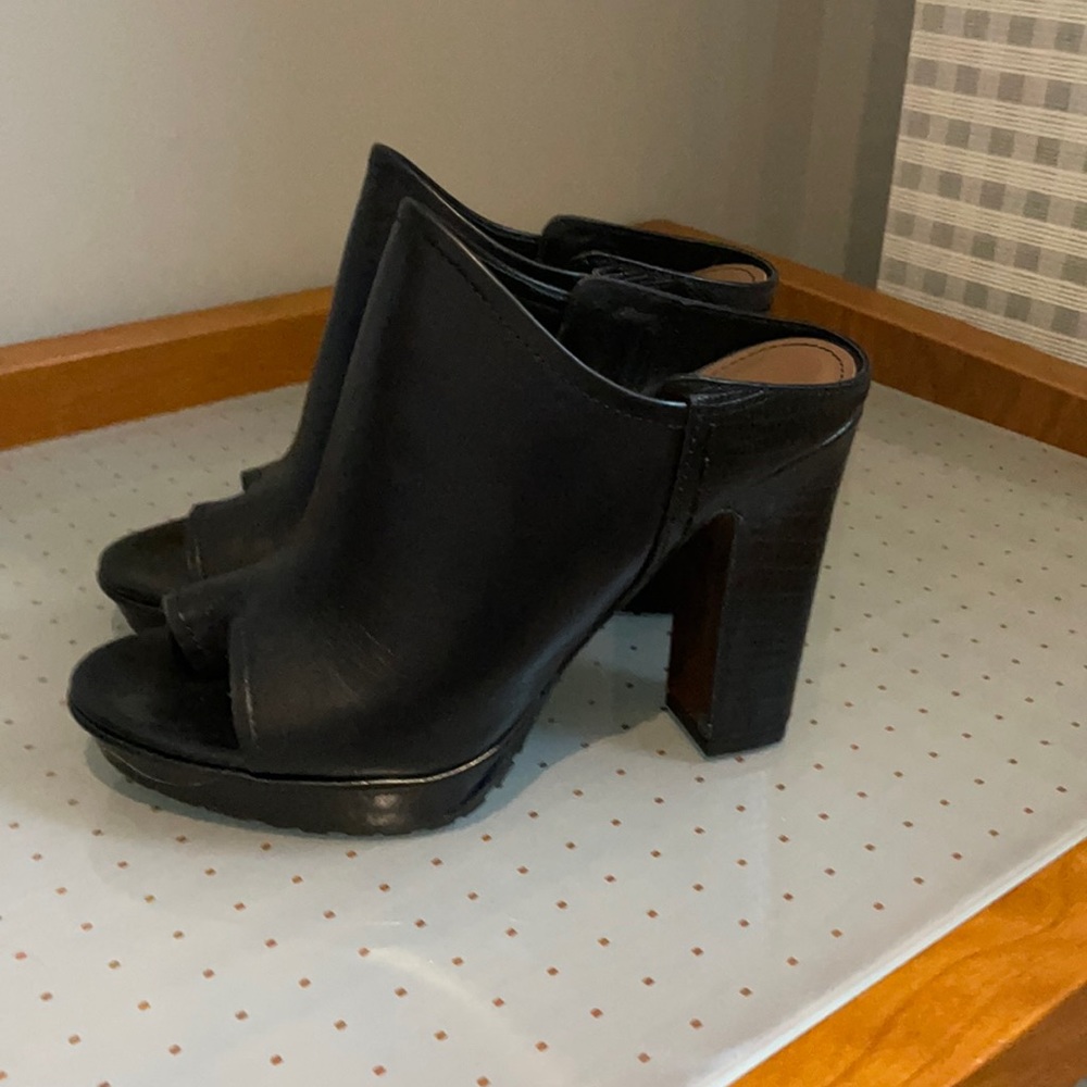 Donald J Pliner platform mules